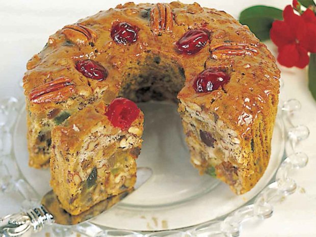 Pastel ligero con fruta glaseada