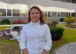 María Alonso es una mujer con enfermedad renal crónica que ahora está en hemodiálisis.
