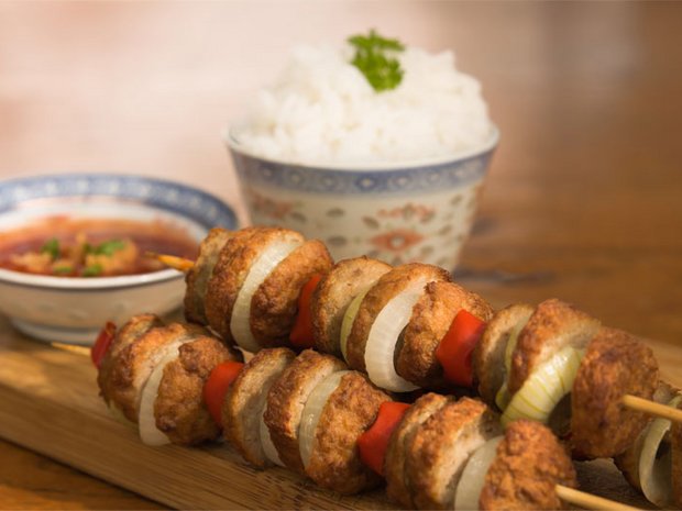 Shashlik (brochetas) de cerdo y pollo