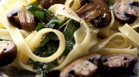 Pasta de champiñones  con espinacas